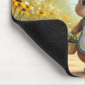 Sonnige Spaziergänge auf einem Landweg Mousepad (Ecke)