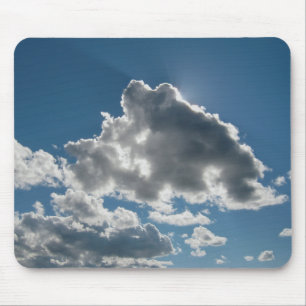 Sonnige Wolken unter freiem Himmel Mousepad