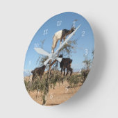 Sonnige Ziegen im Baum Runde Wanduhr (Winkel)