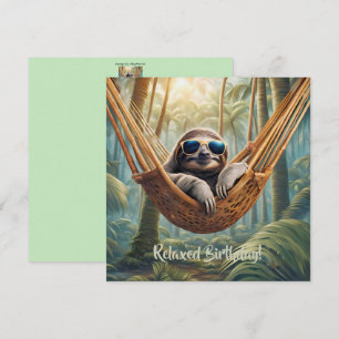 Sonniger Hang mit Sonnenbrille in einer Hängematte