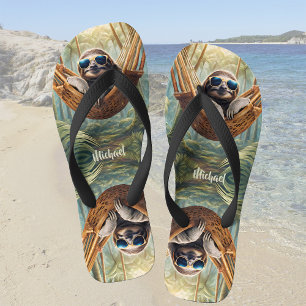 Sonniger Hang mit Sonnenbrille in einer Hängematte Badesandalen