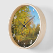 Sonniger Herbstspaziergang - Custom Round Wall Uhr (Winkel)