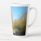 Sonniger Herbstwald - Grosser Personalisierter Milchtasse (Rechts)
