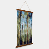 Sonniger Kiefernwald Wandteppich Mit Holzrahmen (Gewinkelt)