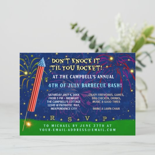 Sonniges 4. Juli Party | Rocket Fireworks GRILLEN Einladung (Stehend Vorderseite)
