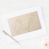 Sonniges Gesicht im Sand glücklicher Strand Rechteckiger Aufkleber (Umschlag)