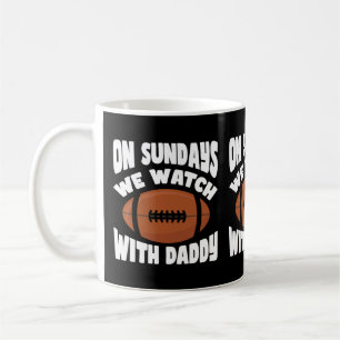 Sonntags beobachten wir mit Daddy Kaffeetasse