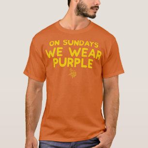 Sonntags tragen wir Lila T-Shirt