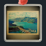 Sonoma California Silbernes Ornament<br><div class="desc">Ein cooler Vintager Sonoma-Ornament mit einem Fluss,  der durch die Berge des kalifornischen Weinlandes schlängelt.</div>