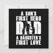 Sons First Hero Dad Daughters First Love Papa Dad Einladung (Vorderseite)