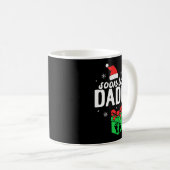 Soon To Be Daddy Christmas Funny Pregnancy Announc Kaffeetasse (VorderseiteRechts)