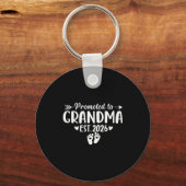 Soon To Be Grandma 2026 Promoted To Grandma Est 20 Schlüsselanhänger (Vorderseite)