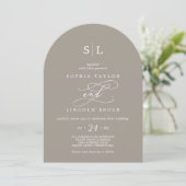 SOPHIA Arch Rustic Taupe Elegante Monogram Wedding Einladung (Stehend Vorderseite)