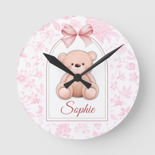 Sophie | Benutzerdefiniertes rosa Teddy-Bär-Kinder Runde Wanduhr (Vorderseite)