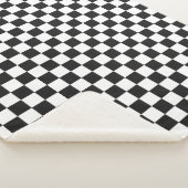 Sophisticated Black and White Checkered Pattern Sherpadecke (3/4)