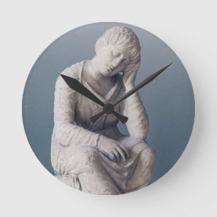 Sorgen machendes Mädchen, Dachboden, Griechenland, Runde Wanduhr