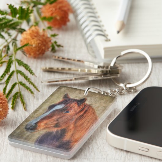 Sorrel Pferde Portrait auf dem rustikalen Grunge-E Schlüsselanhänger (Vorderseite rechts)