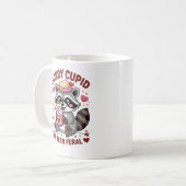 "Sorry Cupid, I've Been Feral" — Cute Raccoon Kaffeetasse (Vorderseite Links)