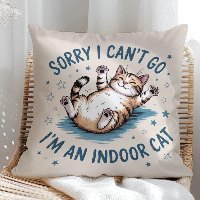 "Sorry I Can't Go, I'm an Indoor Cat" Funny Kissen ("Sorry I Can't Go, I'm an Indoor Cat" Funny Throw Pillow in a sunny boho neutral rattan chair)