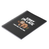 Sorry I'm Late I Was Dilly Dallying Sloth T-Shirt Notizblock (Linke Seite)