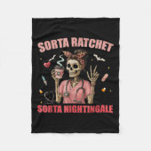 Sorta Ratchet Sorta Nightingale Skeleton Nurse Hal Fleecedecke (Vorderseite)