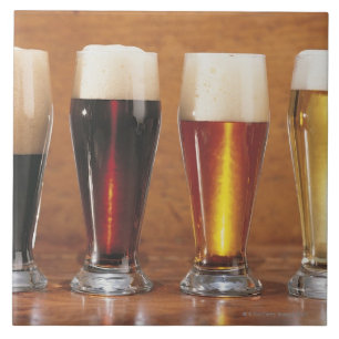 Sortierte Biere und Ale Fliese