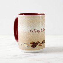 Sortierte Pralinen mit Blumen Feiertags-Tasse