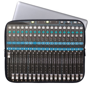 Sound Mixer Kontrolle, Veranstaltungshalle. Laptopschutzhülle