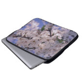 Sour Cherry Tree Blue Sky Laptopschutzhülle (Vorne Knopf)