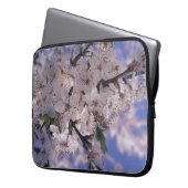 Sour Cherry Tree Blue Sky Laptopschutzhülle (Vorderseite Links)