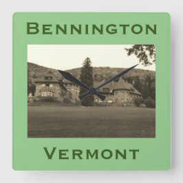 Southern Vermont Uni Mansion, Bennington Quadratische Wanduhr
