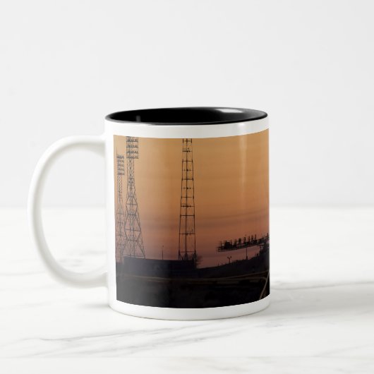 Soyuz-Launchpad Zweifarbige Tasse (Links)
