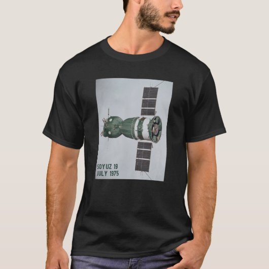 Soyuz Spacecraft Rocket Orbiter CCCP Space T-Shirt (Vorderseite)