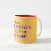 Sozialarbeiter Superheld, farbiger Text Zweifarbige Tasse (VorderseiteRechts)