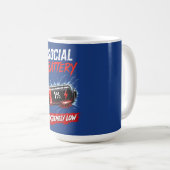 Soziale Batterie Extrem Niedrig – Lustiger Introve Kaffeetasse (VorderseiteRechts)