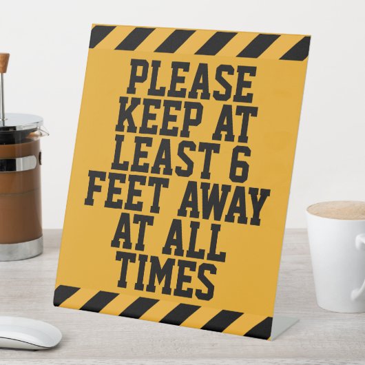 Soziale Distanz von sechs Metern Sockelschild (In Situ)