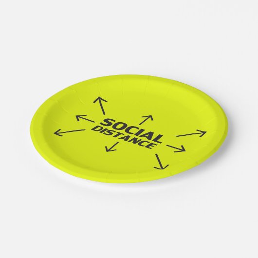 Soziale Entfernung Moderner Text neon chartreuse g Pappteller (Schrägansicht)