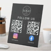 Soziales-Medien-QR-Code-Tischdisplay Sockelschild (In Situ)