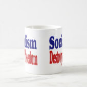 Sozialismus zerstört Freiheit mit rot-blauer Hälft Kaffeetasse (Mittel)