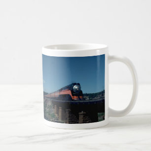 SP-"Tageslicht" Zug, geführt durch 4-8-4 Kaffeetasse