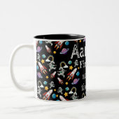 Space Astronaut Black First Birthday Party Zweifarbige Tasse (Links)