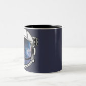 Space Astronaut Helmet Zweifarbige Tasse (Mittel)