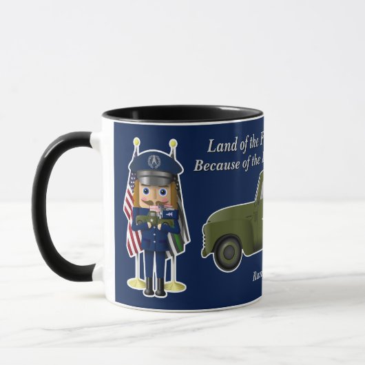Space Force Nutcracker mit wenig militärischem LKW Tasse (Links)