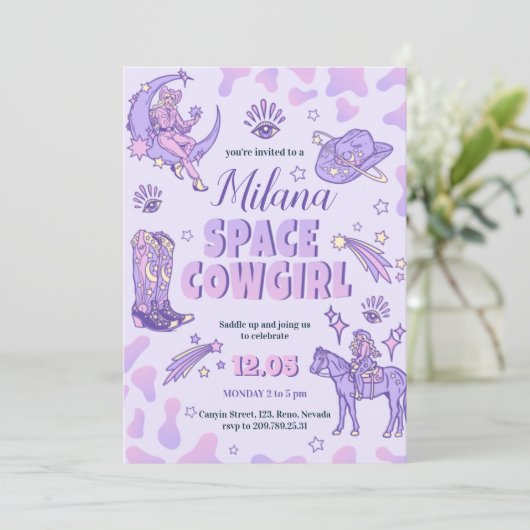 Space Lila Cowgirl Birthday Einladung (Stehend Vorderseite)