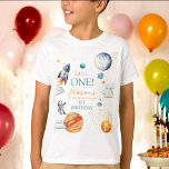 Space Odyssey Birthday First Boy T-Shirt<br><div class="desc">Machen Sie sich mit unserem Odyssey Birthday First Boy T - Shirt auf eine Weltfeier in Weltraum vorbereitet! Dieses auffallende Design zeichnet sich durch lebendige Aquarellbilder von Planeten, Sternen, Raketen und Astronauten aus, die perfekt geeignet sind, die Fantasie Ihrer kleinen Person zu entfesseln. Die farbenfrohe Grafik macht es zu einer...</div>