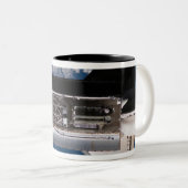 Space Shuttle Atlantis 2 Zweifarbige Tasse (VorderseiteRechts)
