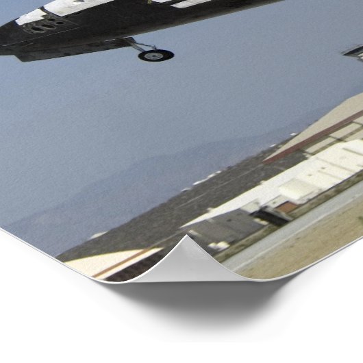 Space Shuttle Atlantis bereitet die Landung vor Poster (Ecke)