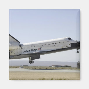 Space Shuttle Atlantis bereitet sich auf die Landu Magnet