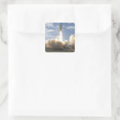 Space Shuttle Atlantis hebt 10 Quadratischer Aufkleber (Tasche)