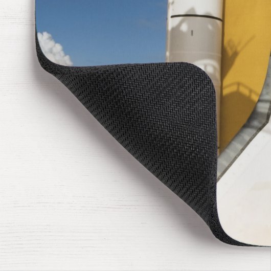 Space Shuttle Atlantis hebt 12 Mousepad (Ecke)